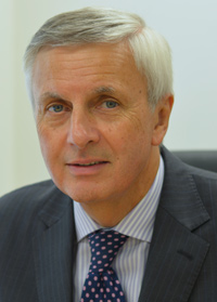 Dr John Macauley